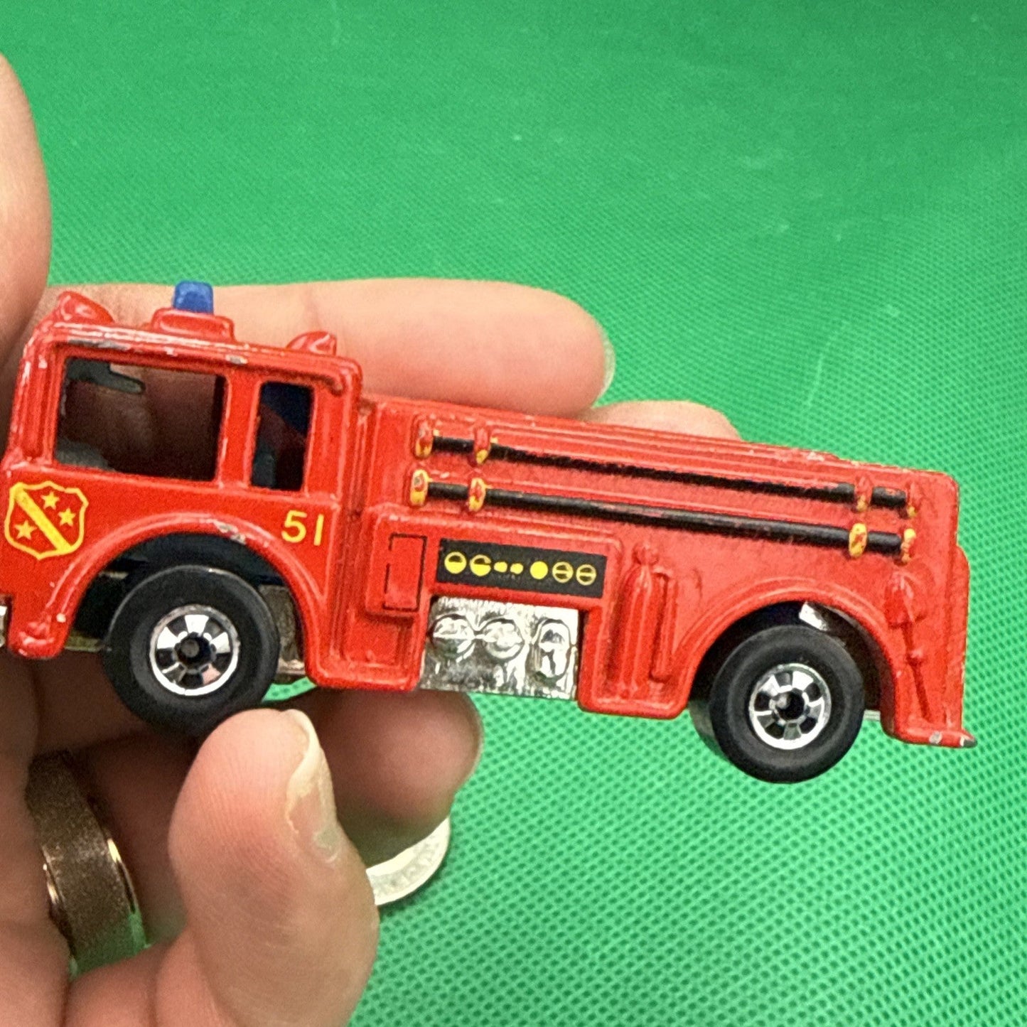Hot Wheels Vintage 1976 Fire - Eater 51 Red Fire Engine Truck Mattel - toyscardscomics