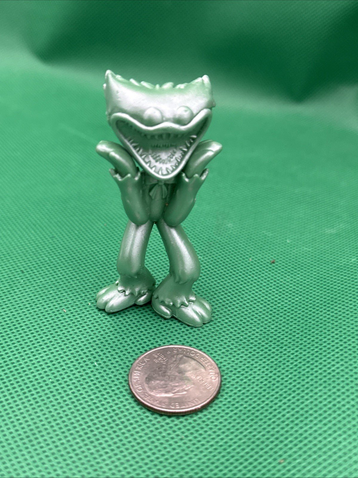 HUGGY WUGGY METALLIC GREEN FIGURE. 2022 ENCHANTED MOB, POPPY PLAYTIME/ PHATMOJO - toyscardscomics