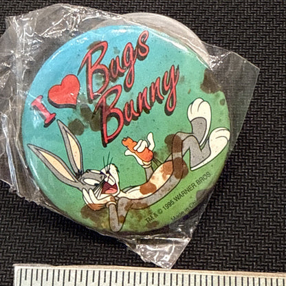 I❤️ Bugs Bunny Vintage 1990’s Kids Looney Tunes Safety Pin Back Button 🐰🐇 - toyscardscomics