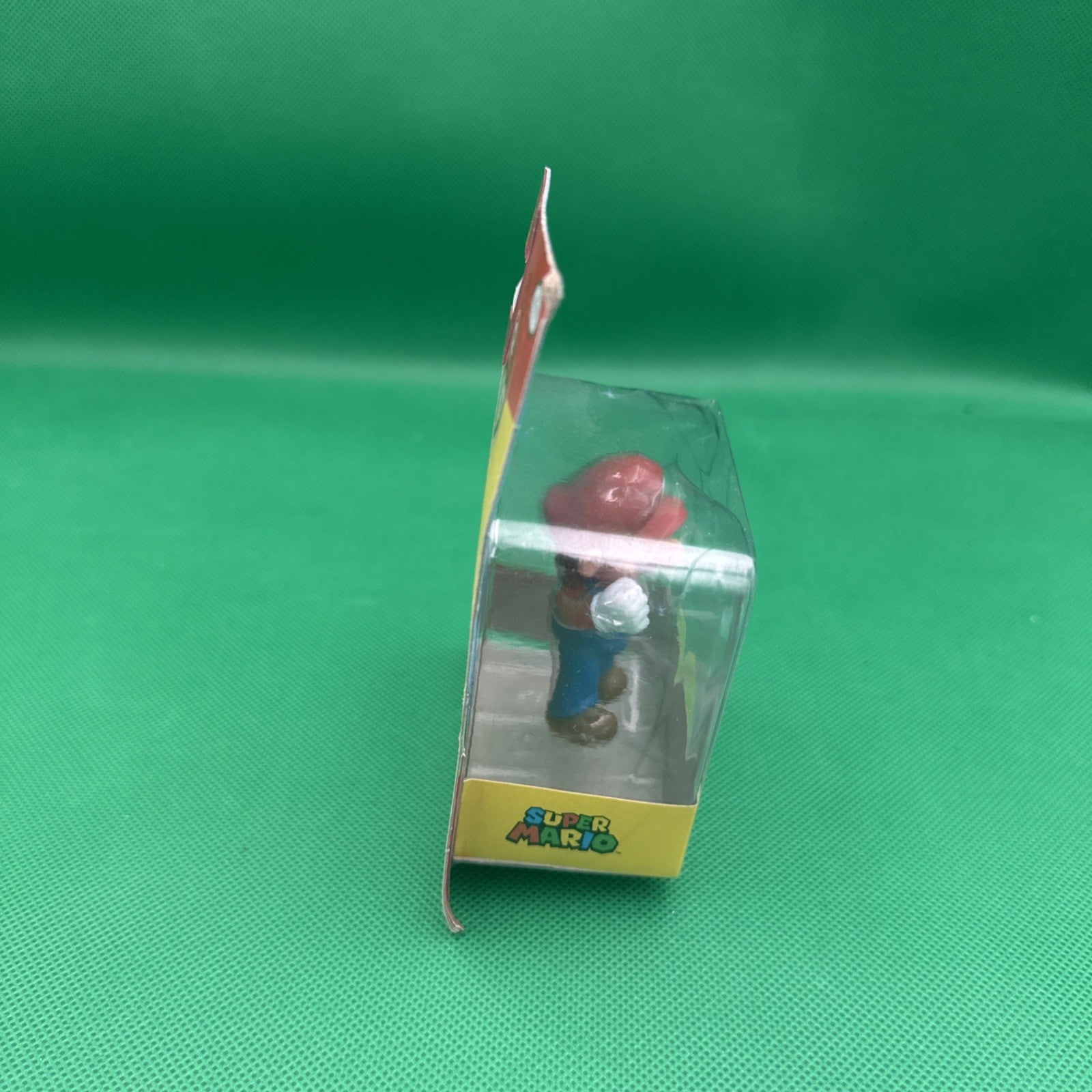 JAKKS Pacific - 2.5” SUPER MARIO - World Of Nintendo - toyscardscomics
