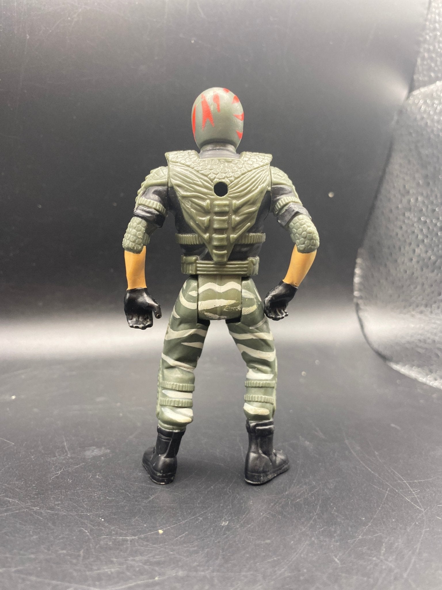 JURRASSIC PARK LOST WORLDS ACTION FIGURE - toyscardscomics