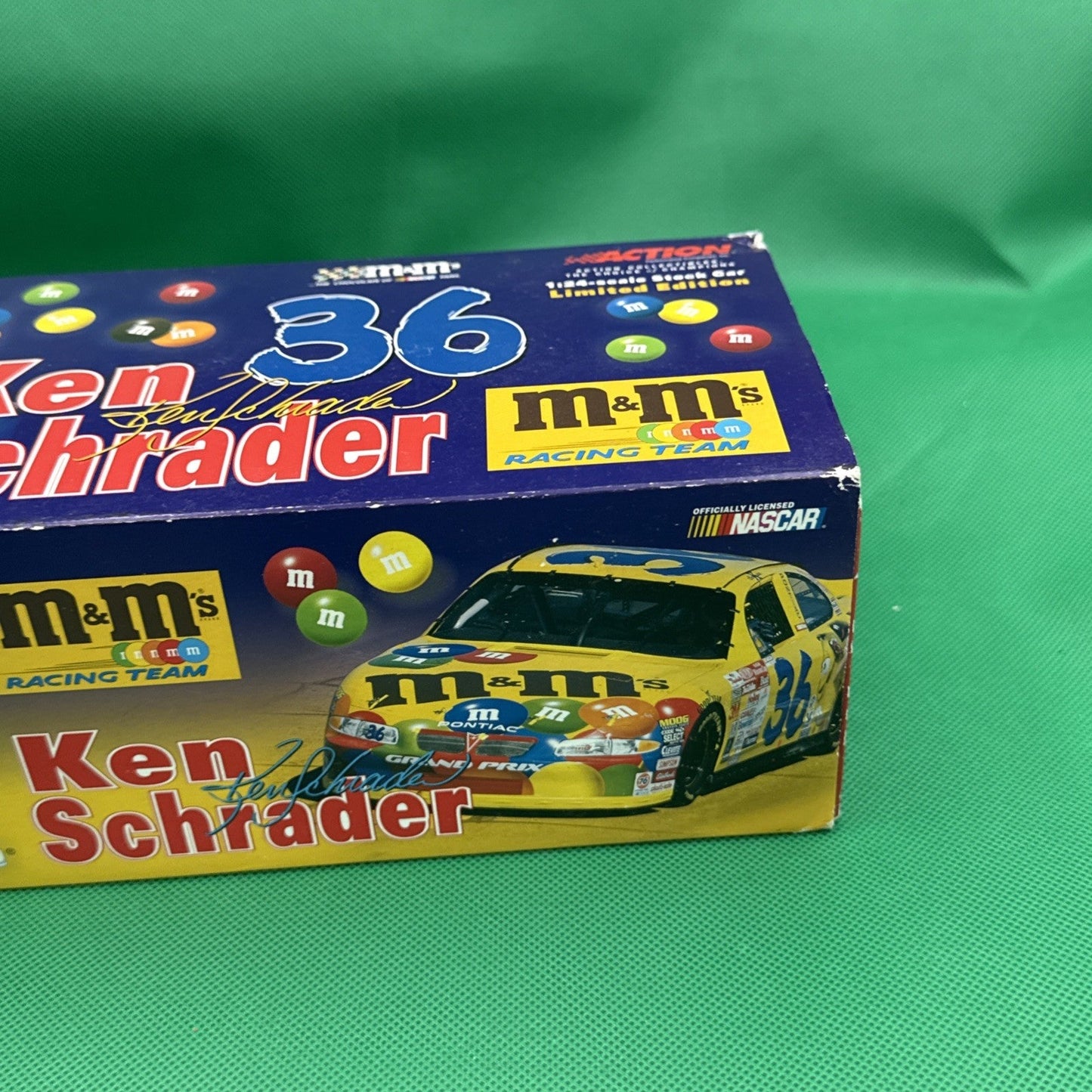 ken schrader 1/24 M&M’S, 1:24 - scale Stock Car Limited Edition - toyscardscomics