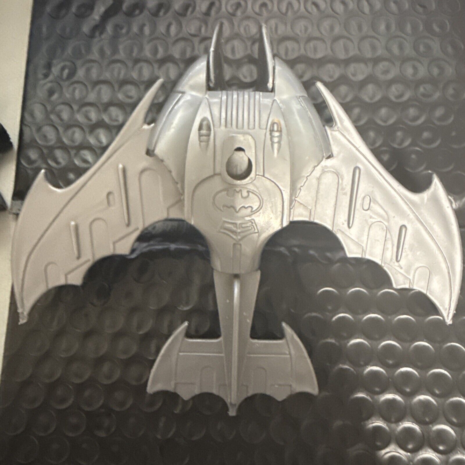 Kenner 1995 Batman The Animated Series Crime Squad Air Assault Wing Backpack - toyscardscomics