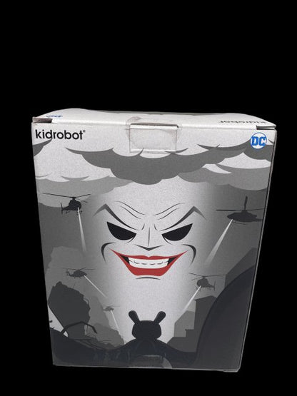 Kidrobot DC "Batman" Classic Collecable Vinyl Dunny - Sealed in Box - toyscardscomics