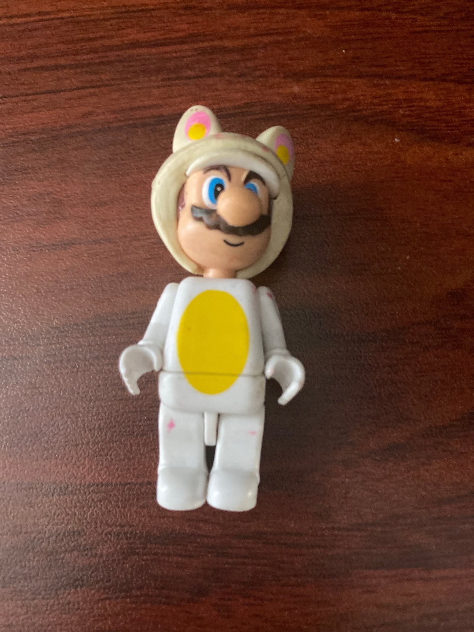 K'NEX Nintendo Super Mario Bros Mario In White Tanooki Suit Mini Figure - toyscardscomics