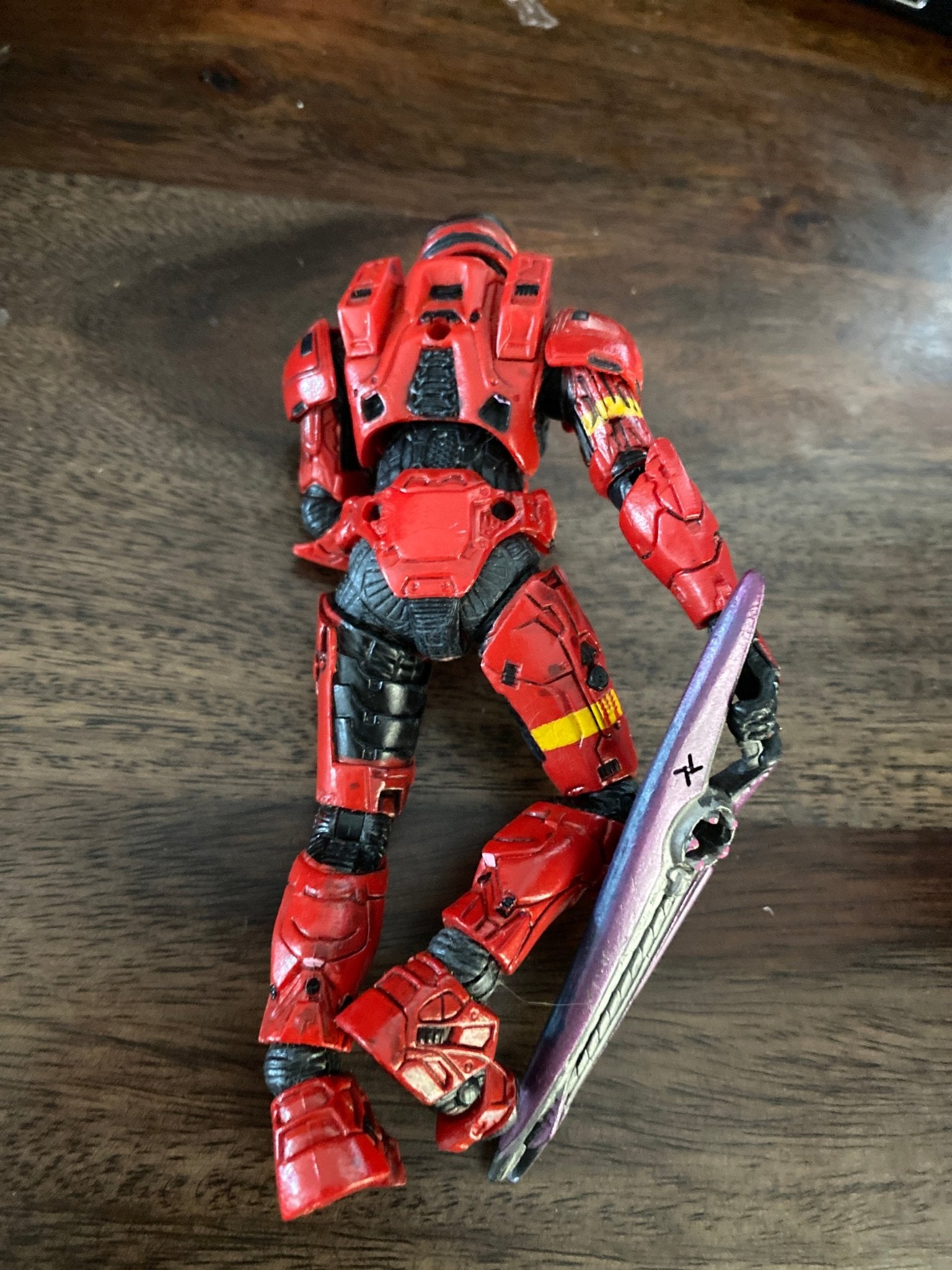 Mcfarlane Halo 4 Series 1 Red Spartan Warrior with weapon - toyscardscomics