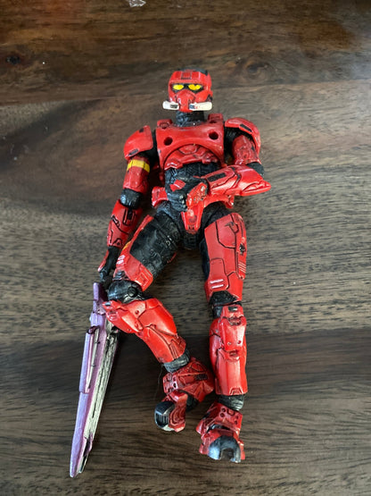 Mcfarlane Halo 4 Series 1 Red Spartan Warrior with weapon - toyscardscomics