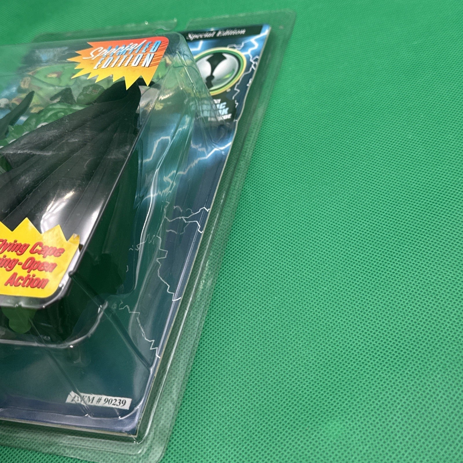 McFarlane Special Limited Edition GREEN Necroplasma Spawn Flying Cape & Comic Bk - toyscardscomics