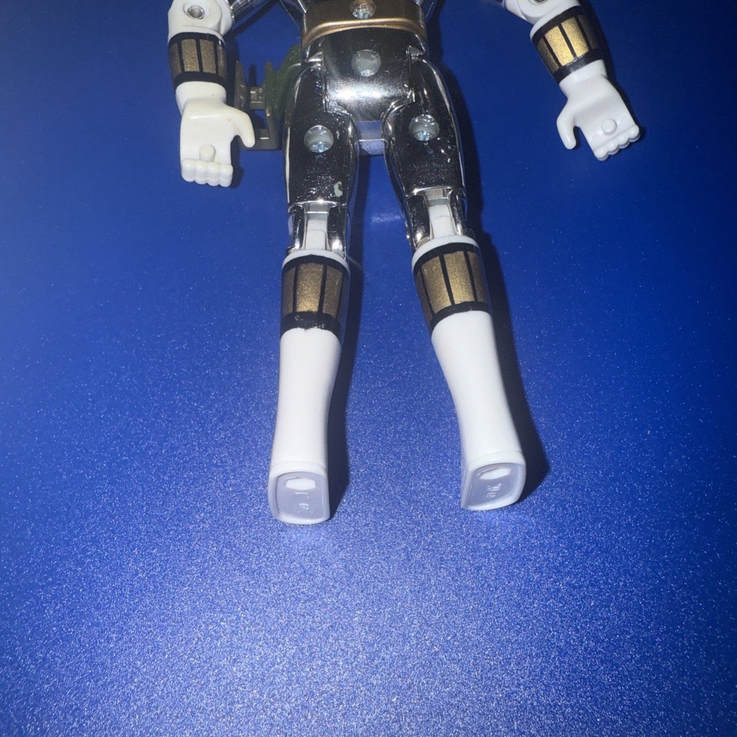 Mighty Morphin Power Rangers Chrome Silver Ranger 8 Inch Action Figure 1995 - toyscardscomics