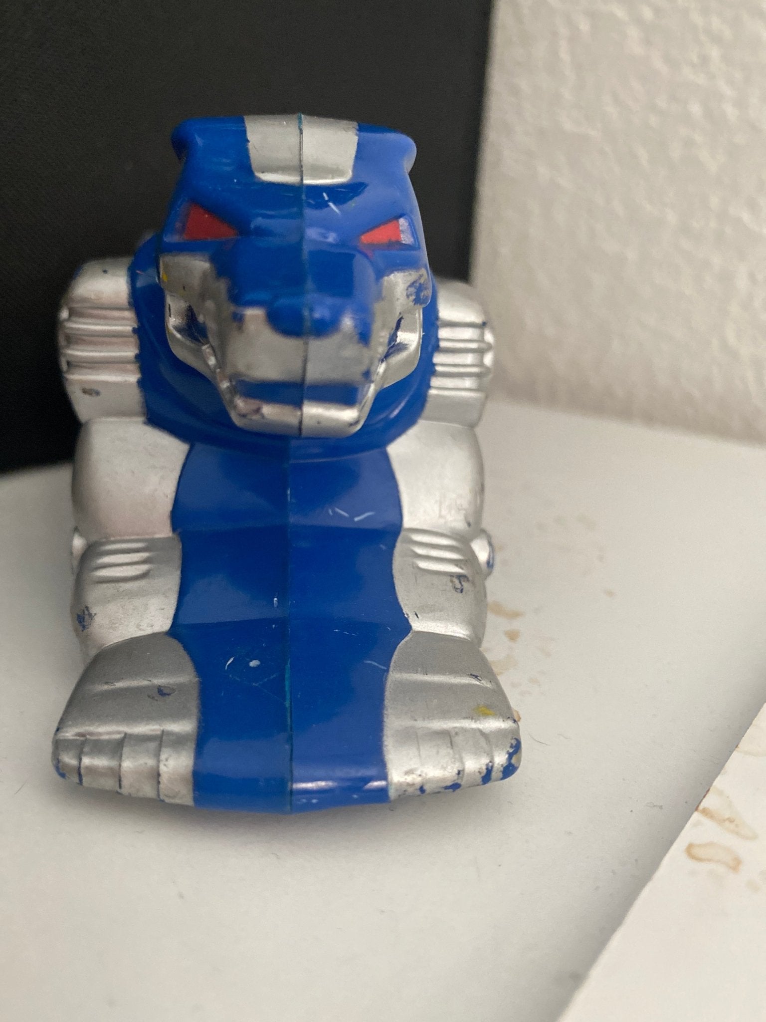 MMPR Mighty Morphin Power Ranger Bandai SABAN 1990's Zord Part Blue Lion - toyscardscomics