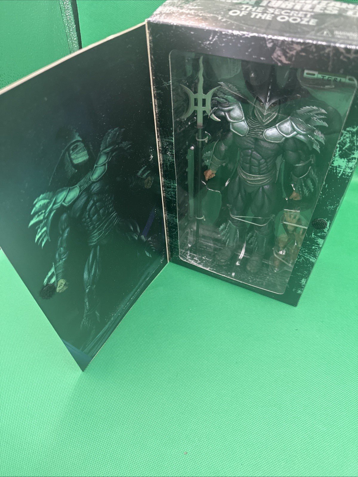 NECA Teenage Mutant Ninja Turtles II: The Secret of the Ooze Super Shredder - toyscardscomics