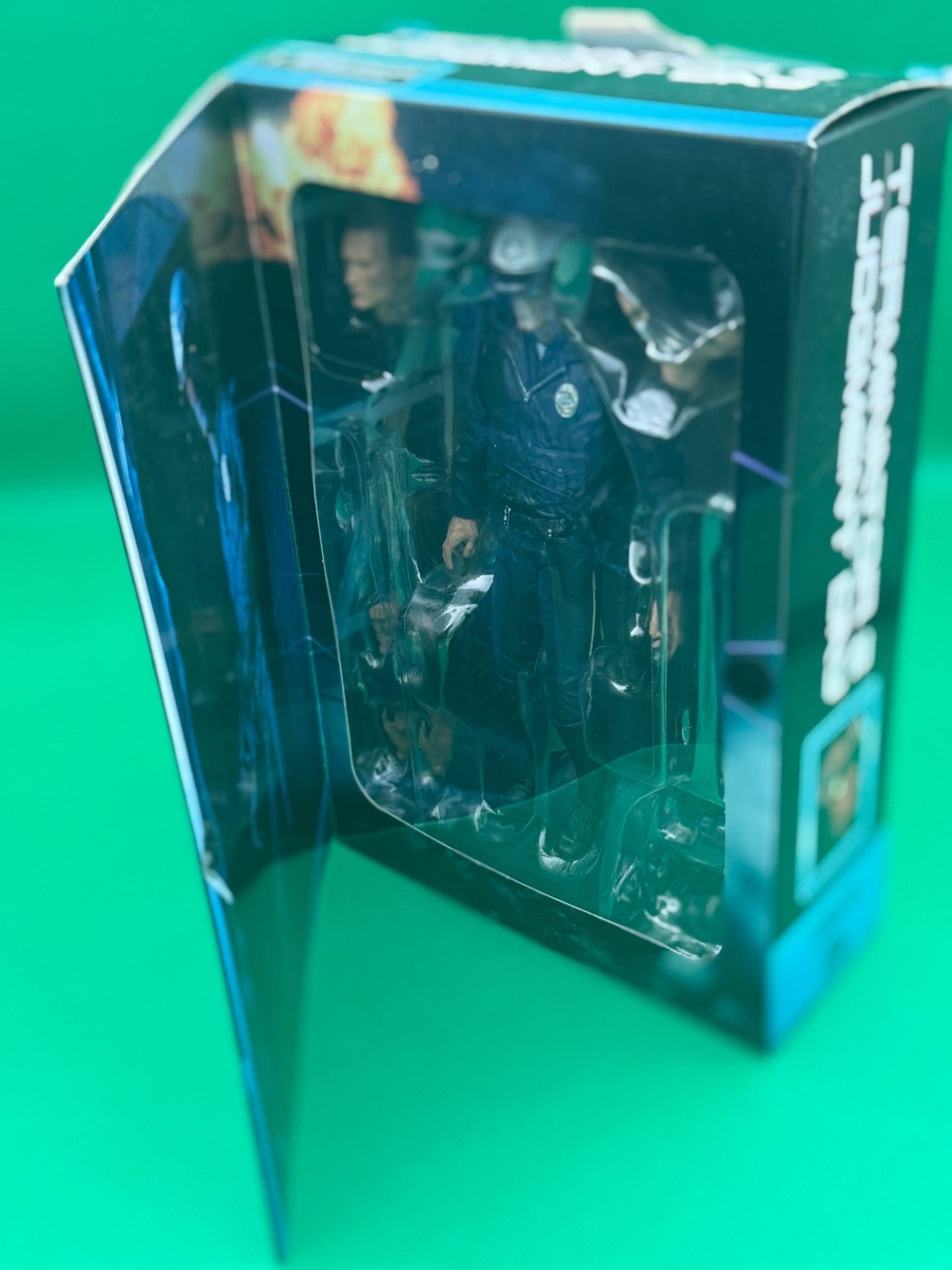 NECA Terminator 2 Ultimate T - 1000 Motorcycle Cop Action Figure - toyscardscomics