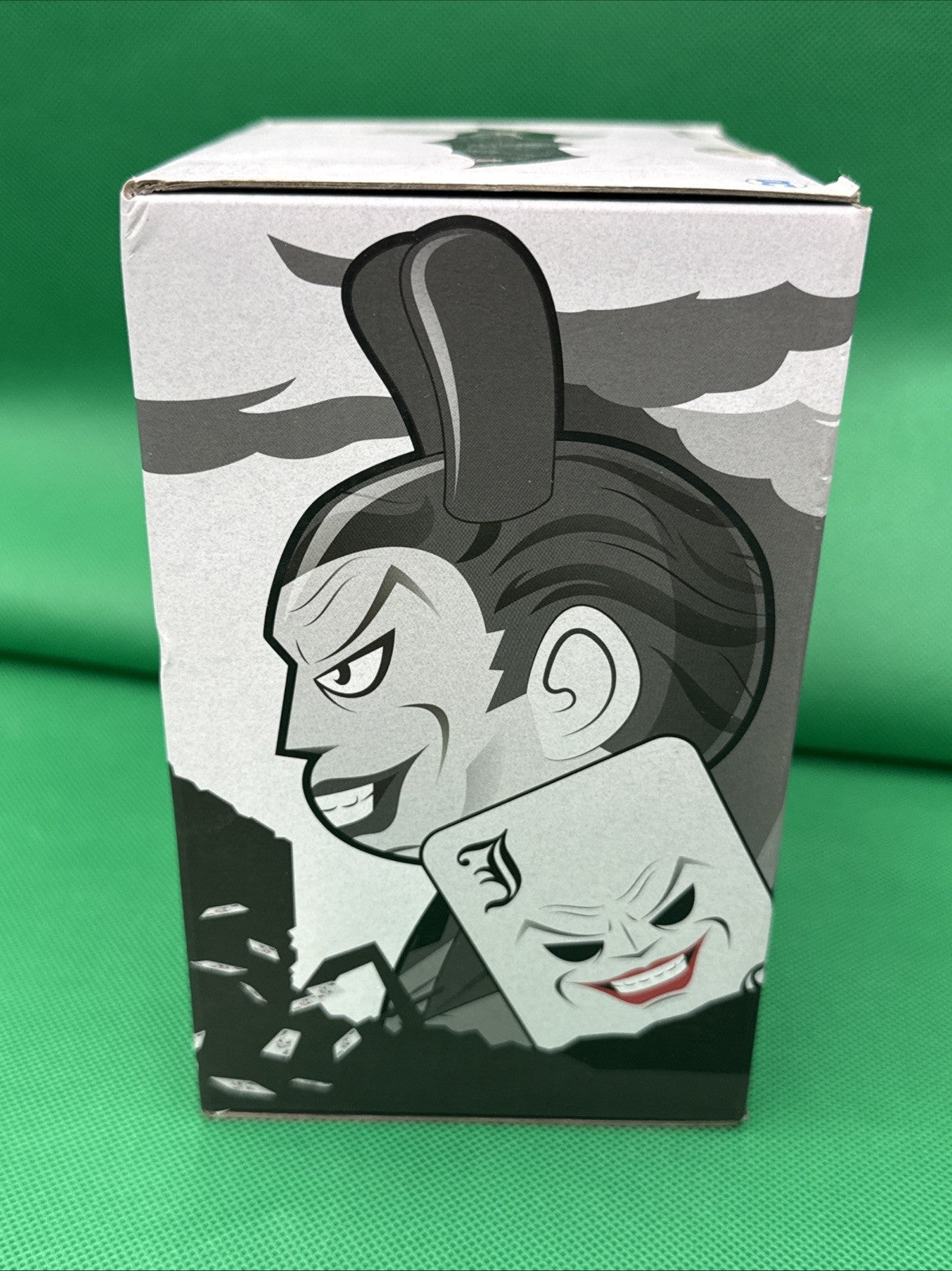 NEW! Kidrobot - DC Batman Classic 5" Collectible Vinyl Dunny - NEW - toyscardscomics