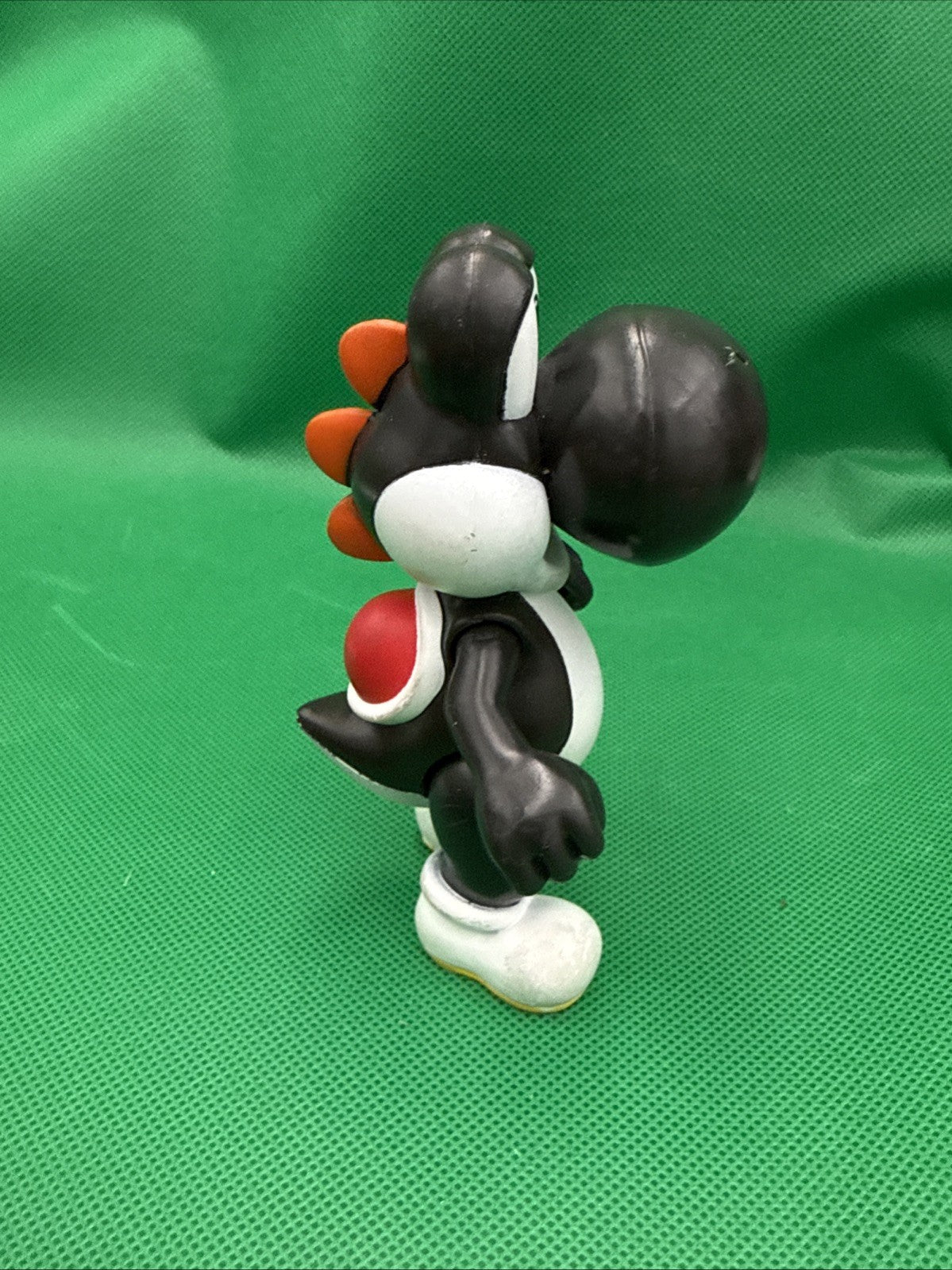 Nintendo Super Mario Bros. Yoshi Figurine Black White Red Orange Plastic Toy - toyscardscomics