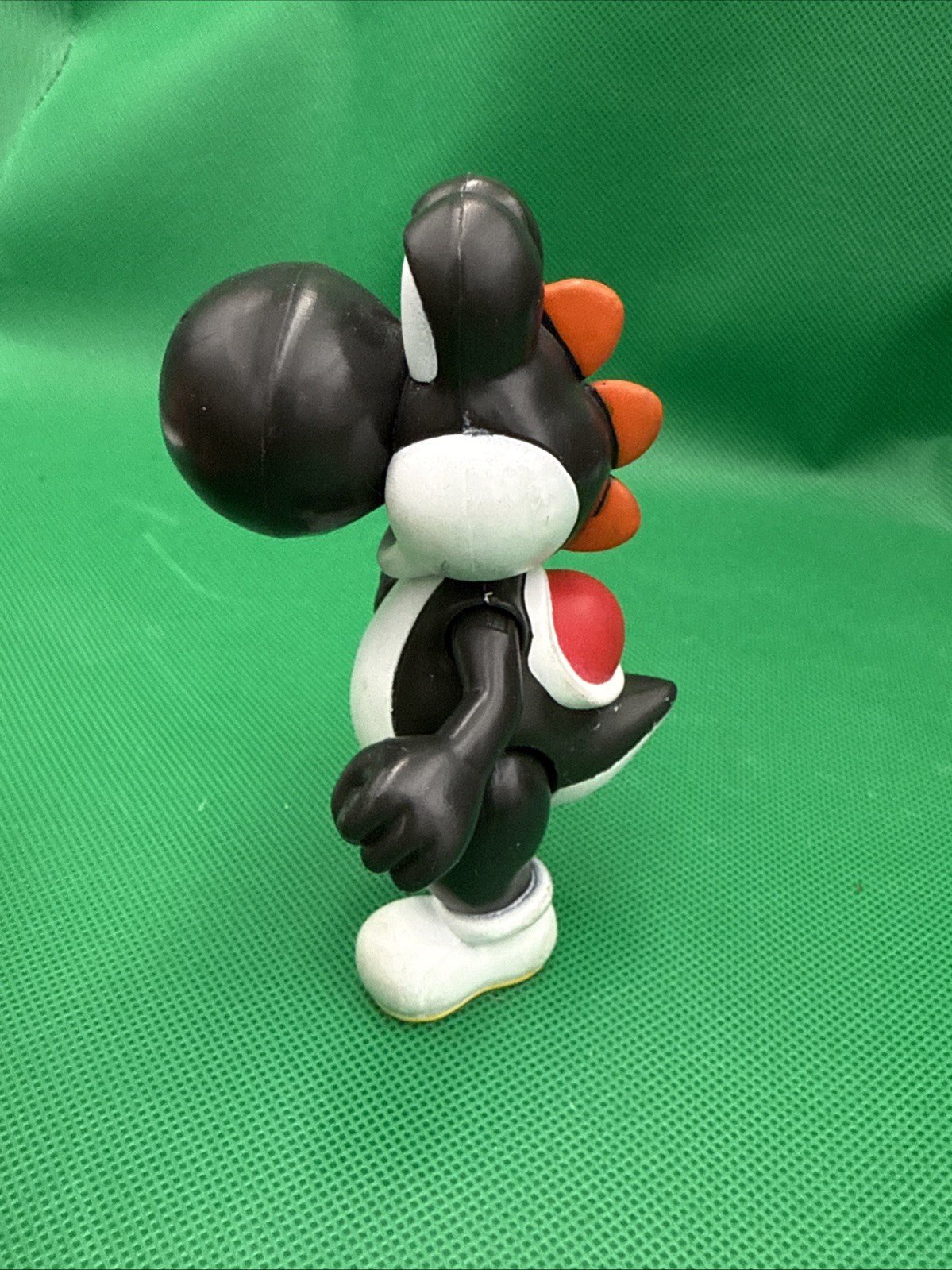Nintendo Super Mario Bros. Yoshi Figurine Black White Red Orange Plastic Toy - toyscardscomics