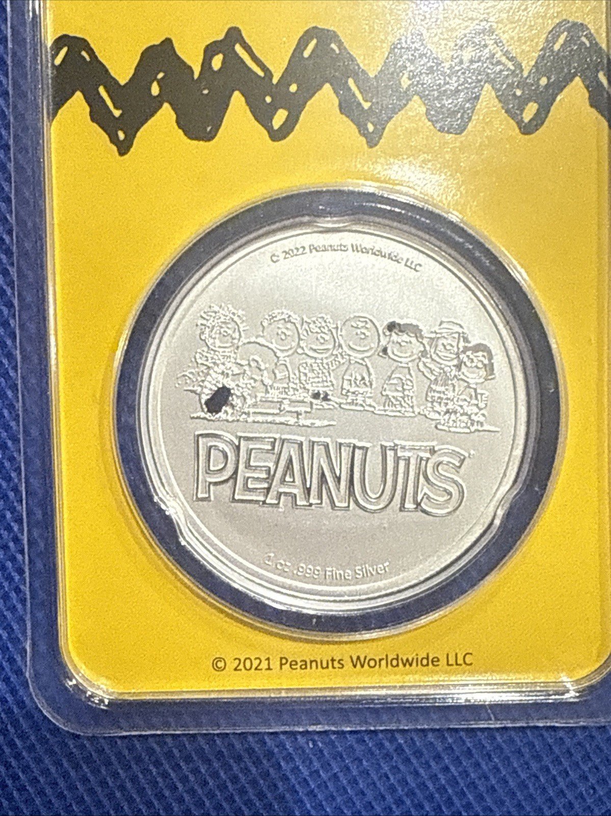 Peanuts® Football Season 1 oz Colorized Silver Uncirculated - toyscardscomics