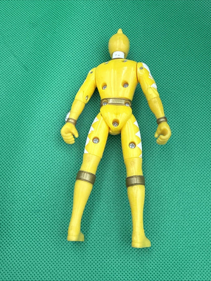 Power Rangers 6” Yellow Power Ranger 2003 Bandai - toyscardscomics