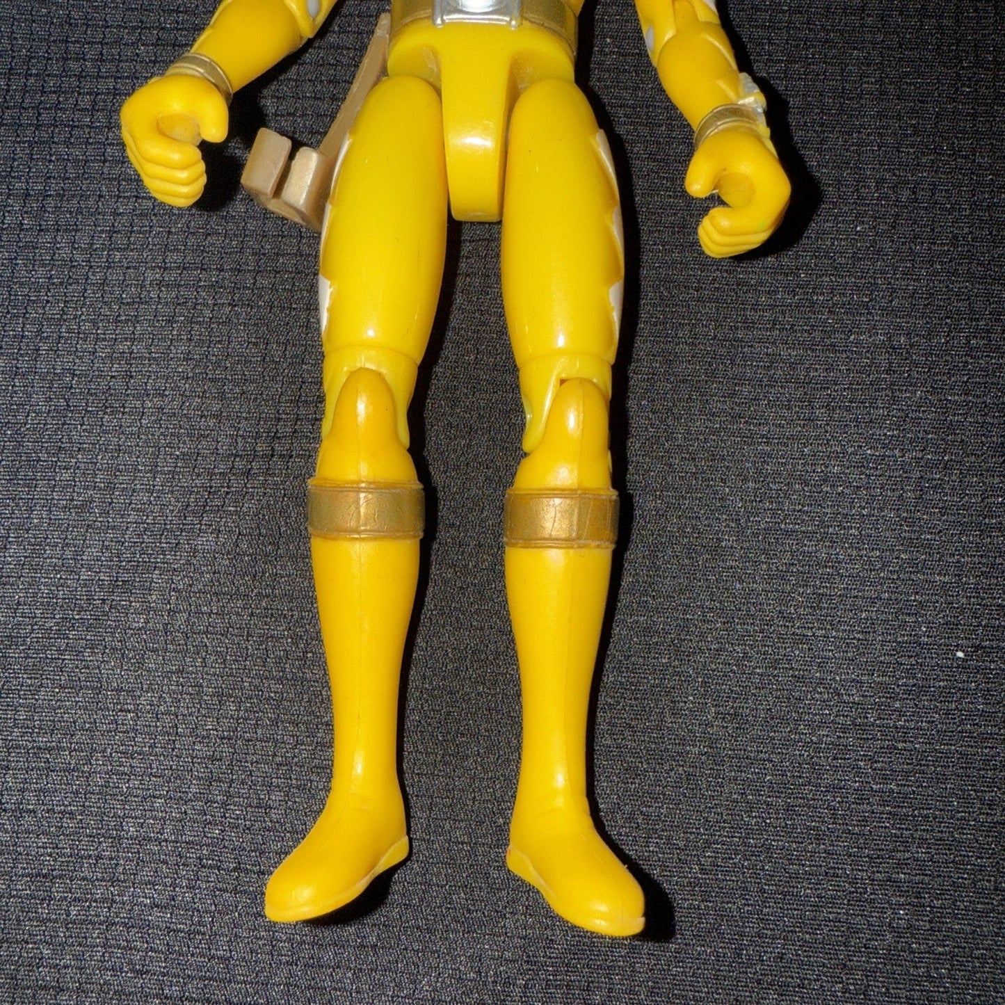 Power Rangers Dinothunder _ Yellow Ranger / Kira Ford w/ Holster_ Figure Only - toyscardscomics