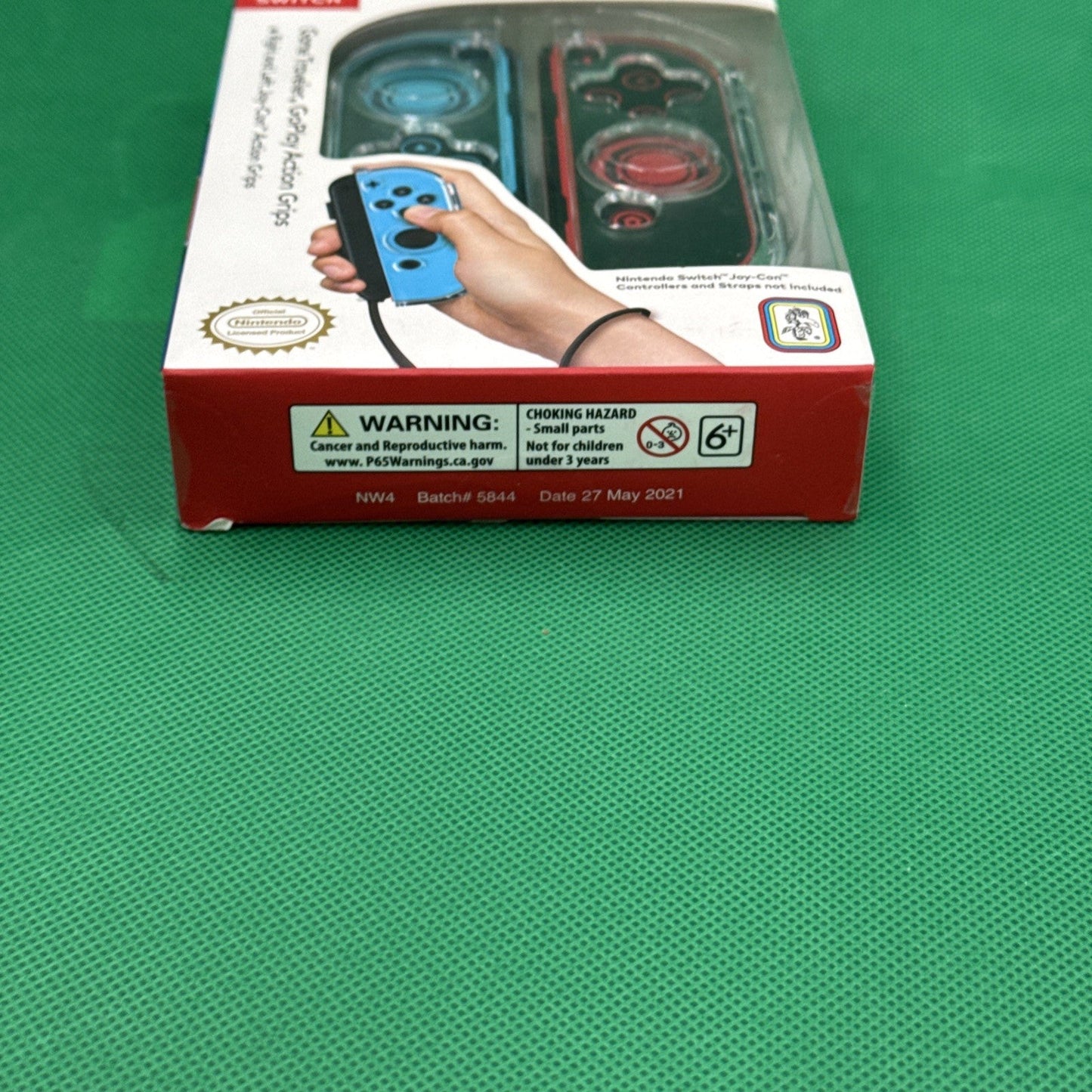 RDS Game Traveler GoPlay Action Grips for Nintendo Switch Joy - Cons (NNS2)™ - toyscardscomics