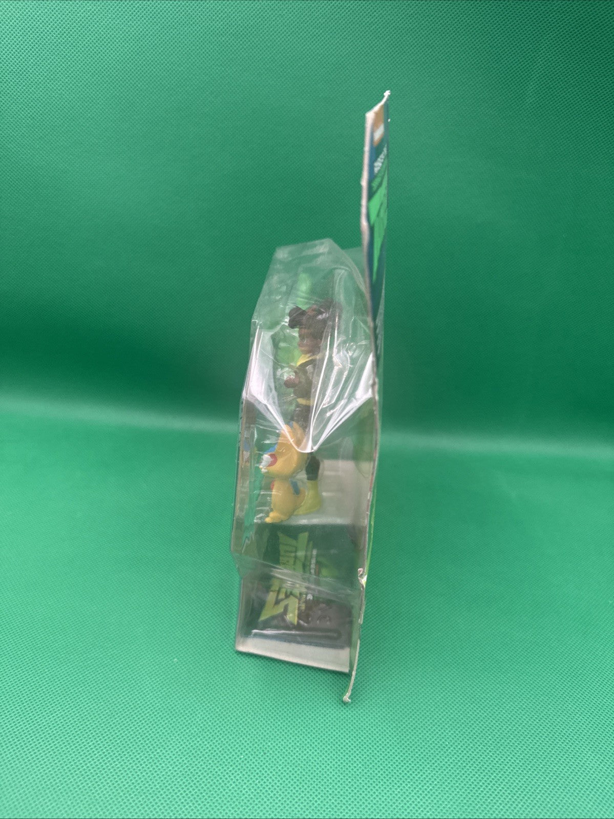 Rise of The Teenage Mutant Ninja Turtles April O'Neil with Mayhem TMNT - toyscardscomics