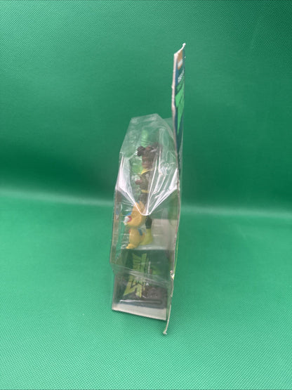 Rise of The Teenage Mutant Ninja Turtles April O'Neil with Mayhem TMNT - toyscardscomics