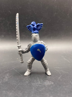 Safari Ltd Medieval Silver Knight Bkue Gold Shield Helmet Sword