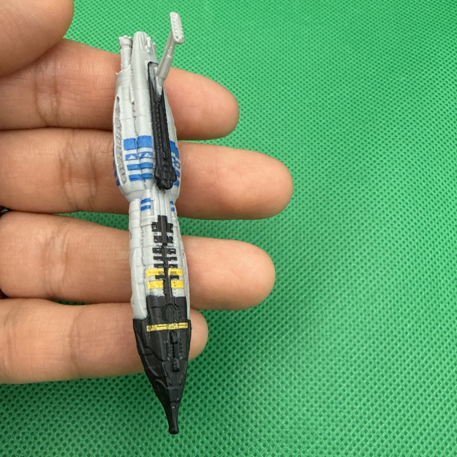 Small Plastic Space Ship with a Stand - toyscardscomics