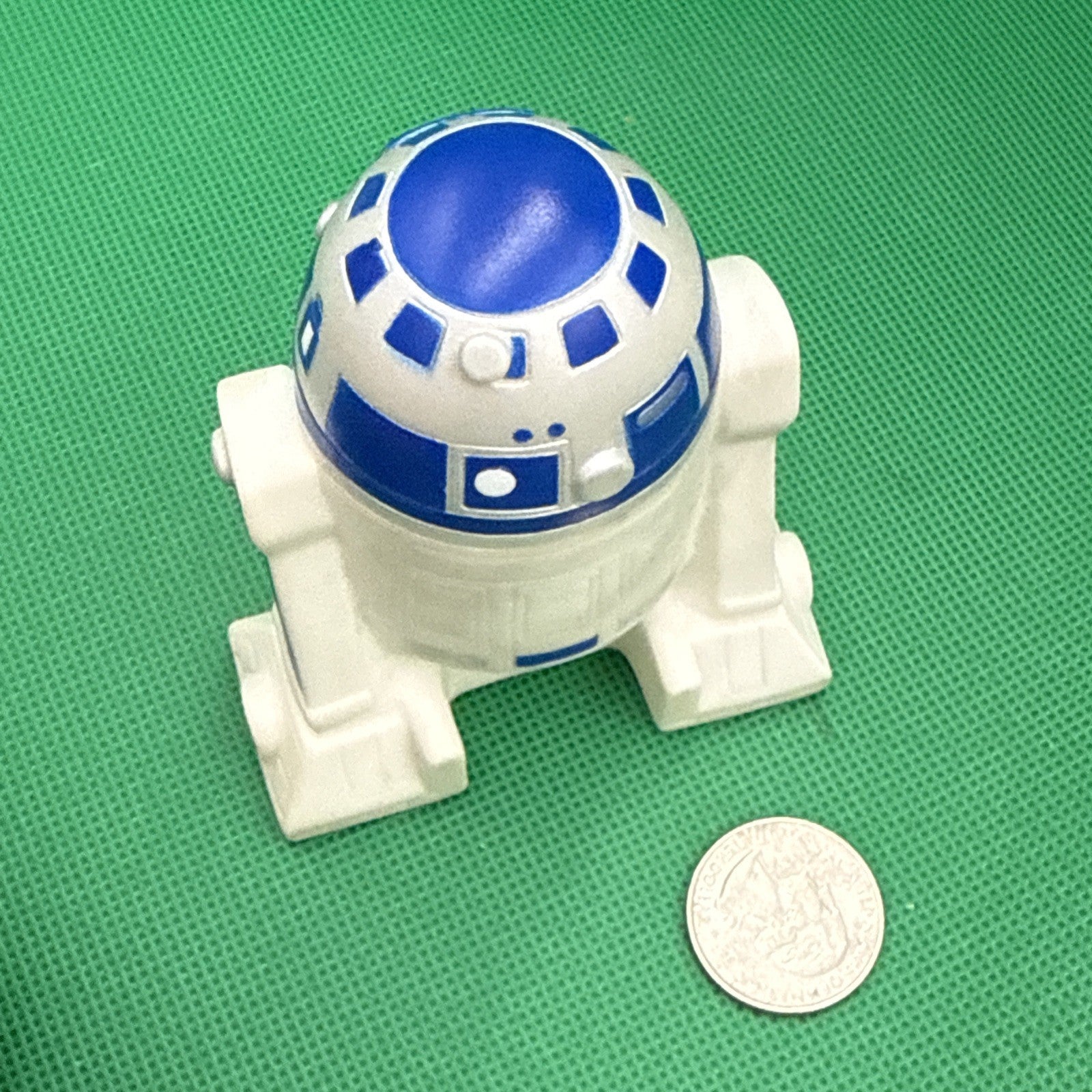 Star Wars 2008 Lucas Film/Disney Vinyl Figure •R2•D2 Bath Water Toy - toyscardscomics