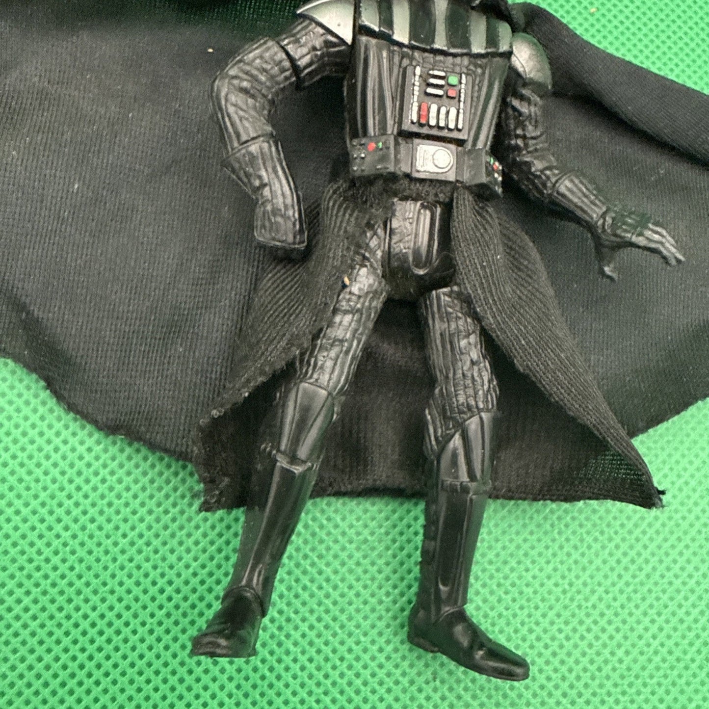 Star Wars Action Figure Darth Vader Cloth Cape & Waist Skirt Hasbro 2004 - toyscardscomics