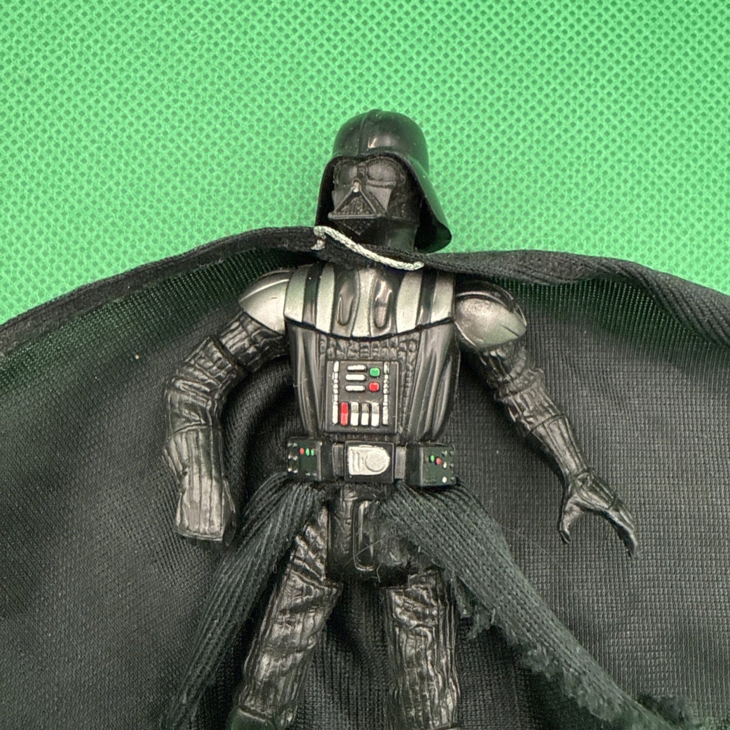 Star Wars Darth Vader Figure 2004 Hasbro LFL 4” - toyscardscomics