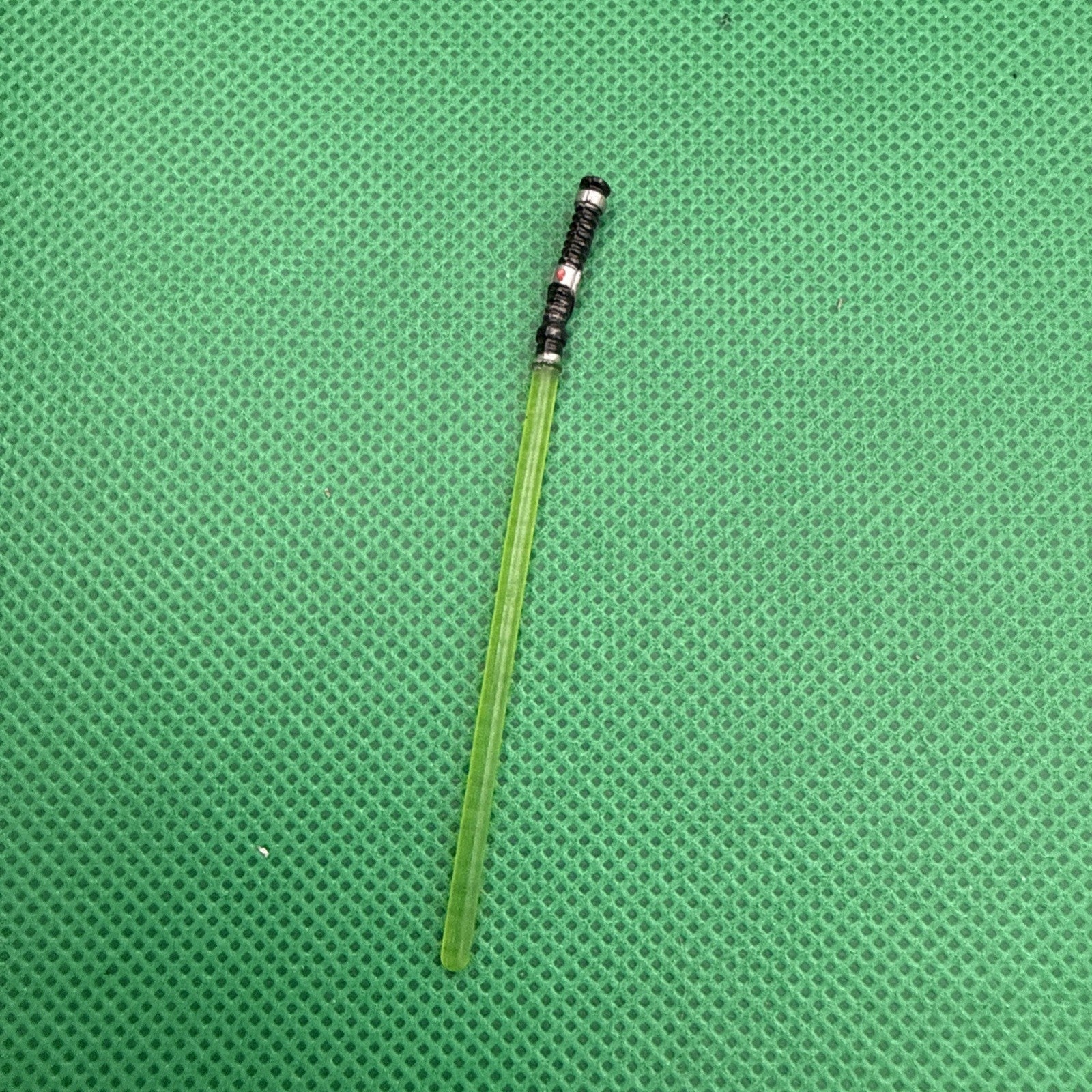 STAR WARS Hasbro 3.75" figure accessory light saber lightsaber Jedi Green - toyscardscomics