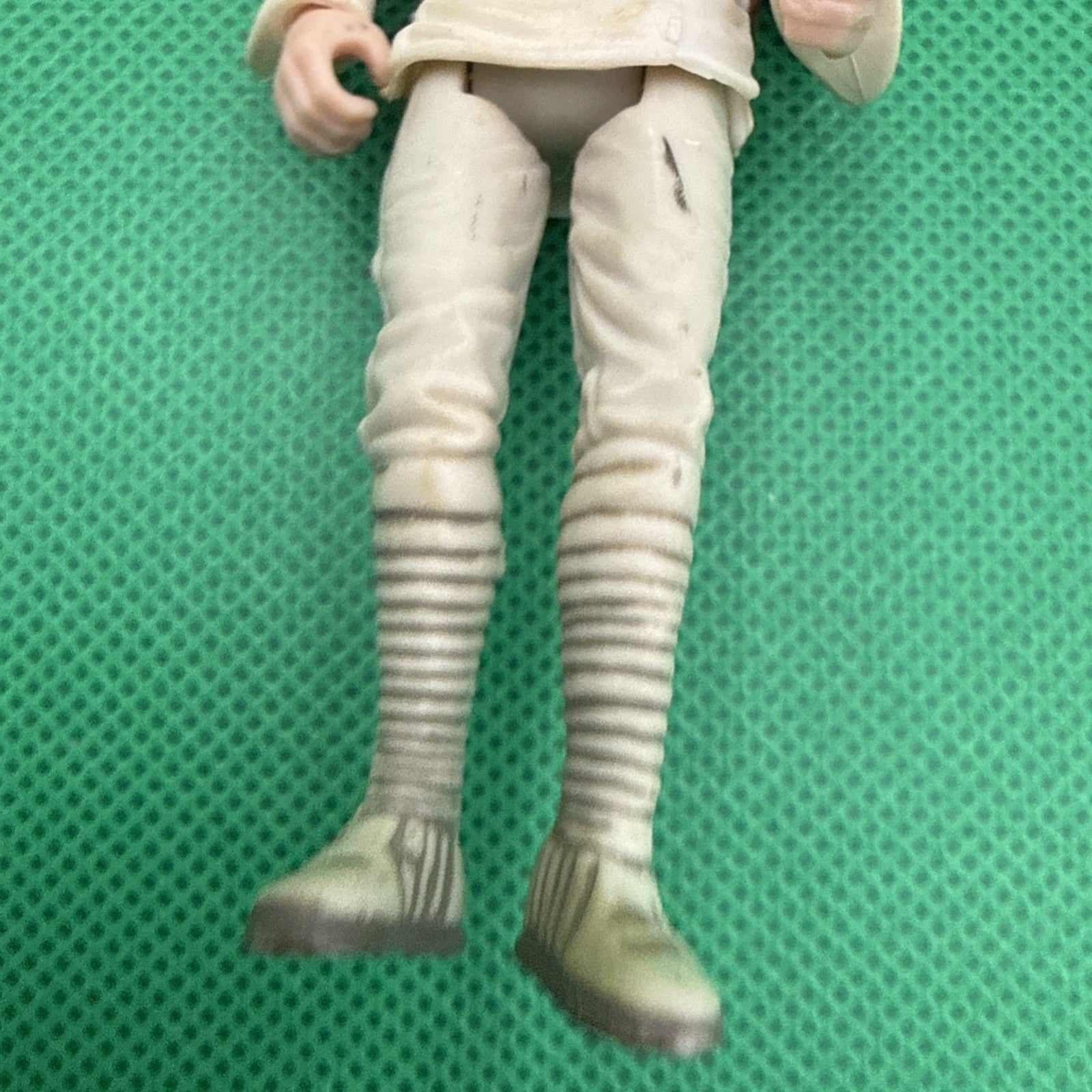 Star Wars Luke Skywalker Power Of The Force 1998 action figure - toyscardscomics