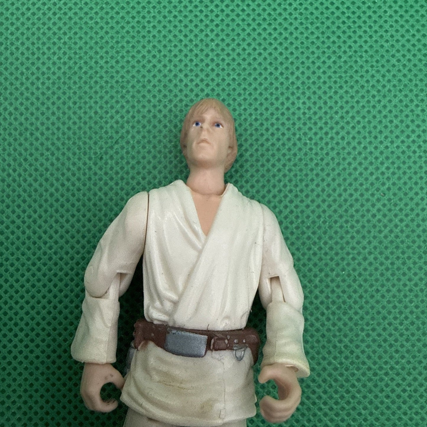 Star Wars Luke Skywalker Power Of The Force 1998 action figure - toyscardscomics