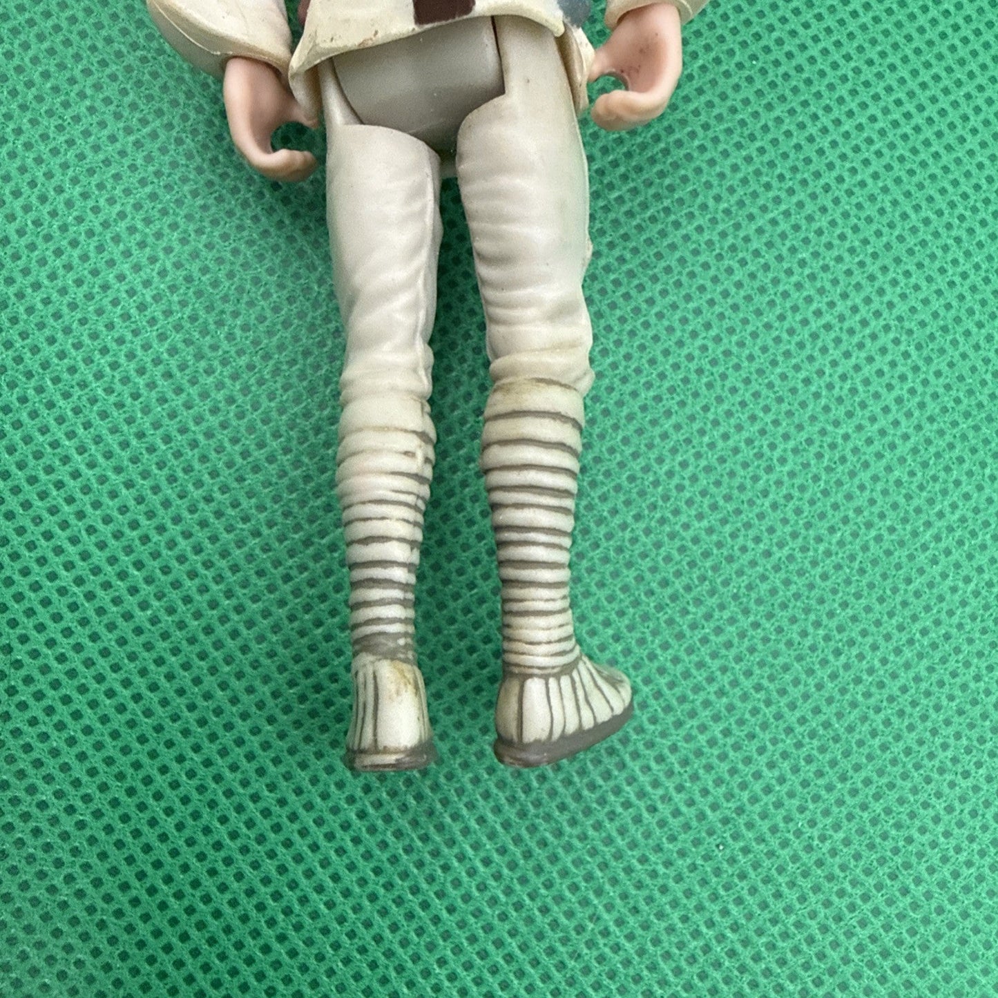 Star Wars Luke Skywalker Power Of The Force 1998 action figure - toyscardscomics