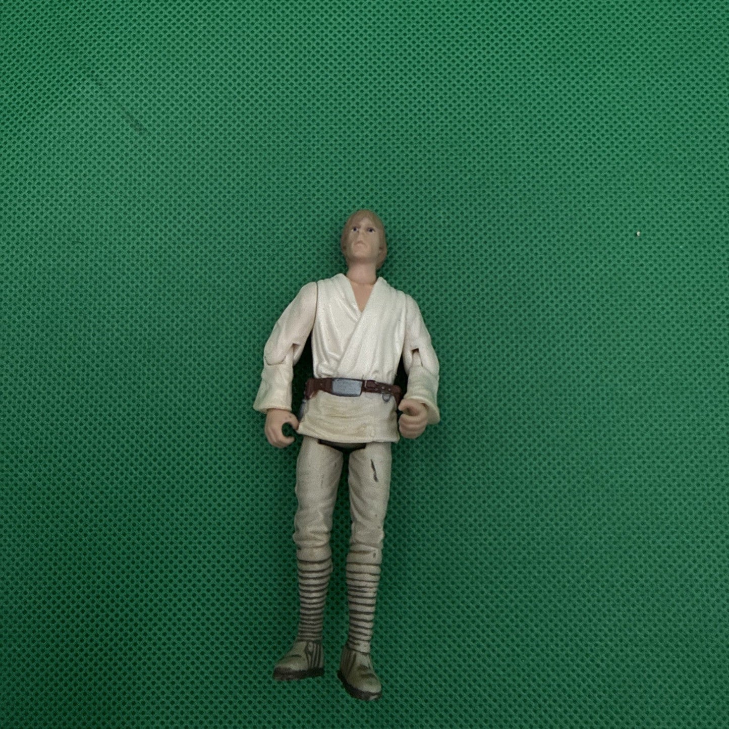 Star Wars Luke Skywalker Power Of The Force 1998 action figure - toyscardscomics