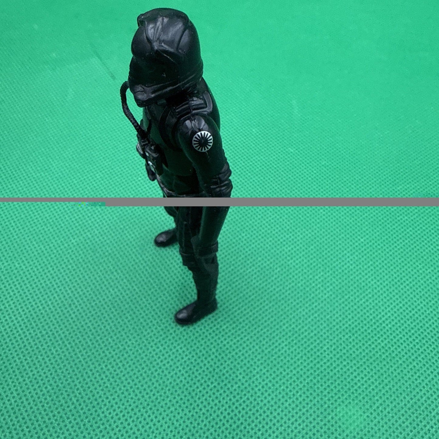 Star wars the force awakens: first order tie fighter pilot 3.75 Inch Figure - toyscardscomics