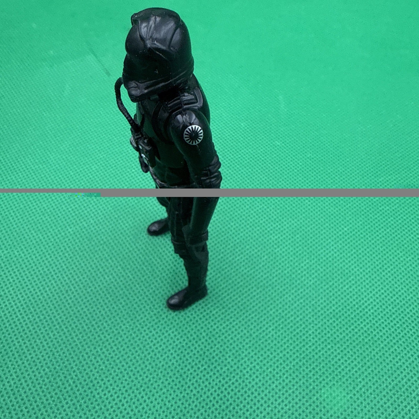Star wars the force awakens: first order tie fighter pilot 3.75 Inch Figure - toyscardscomics