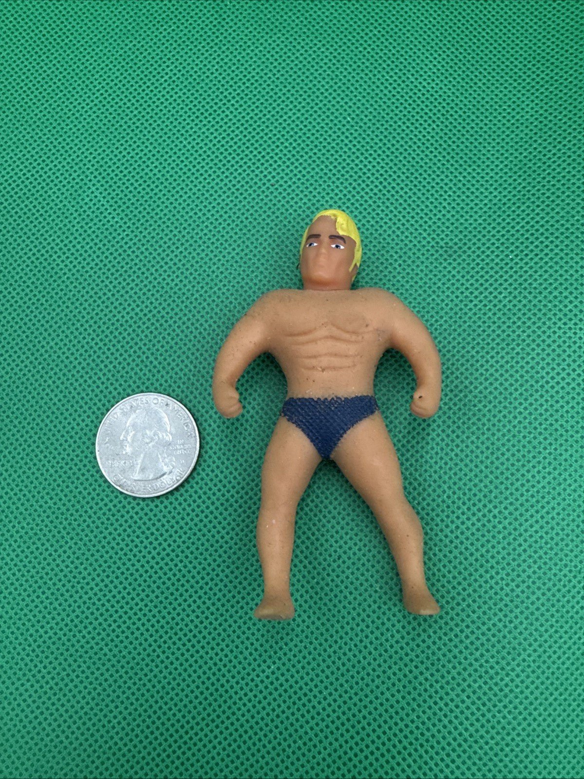 Stretch Armstrong Stretchy Action Figure 3.5" 2018 Hasbro - toyscardscomics