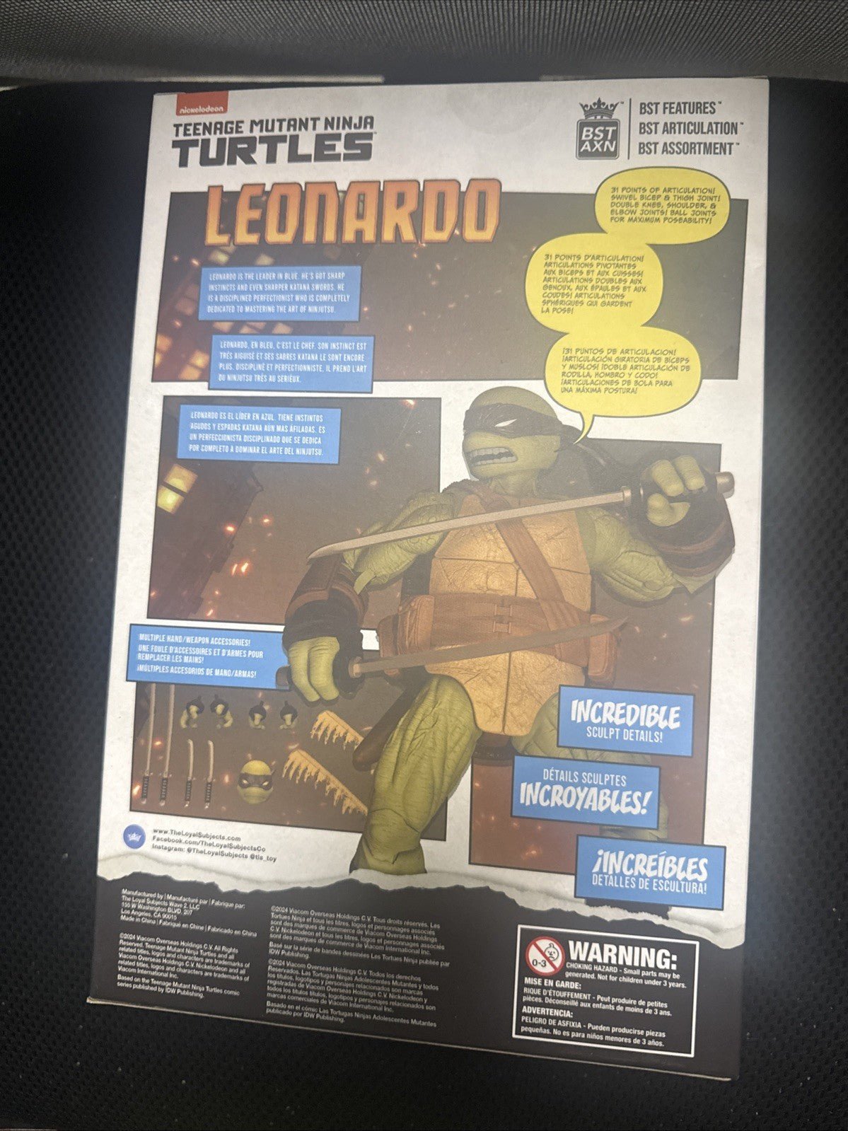 TEENAGE MUTANT NINJA TURTLES LEONARDO COMIC BOOK + ACTION FIGURE - toyscardscomics
