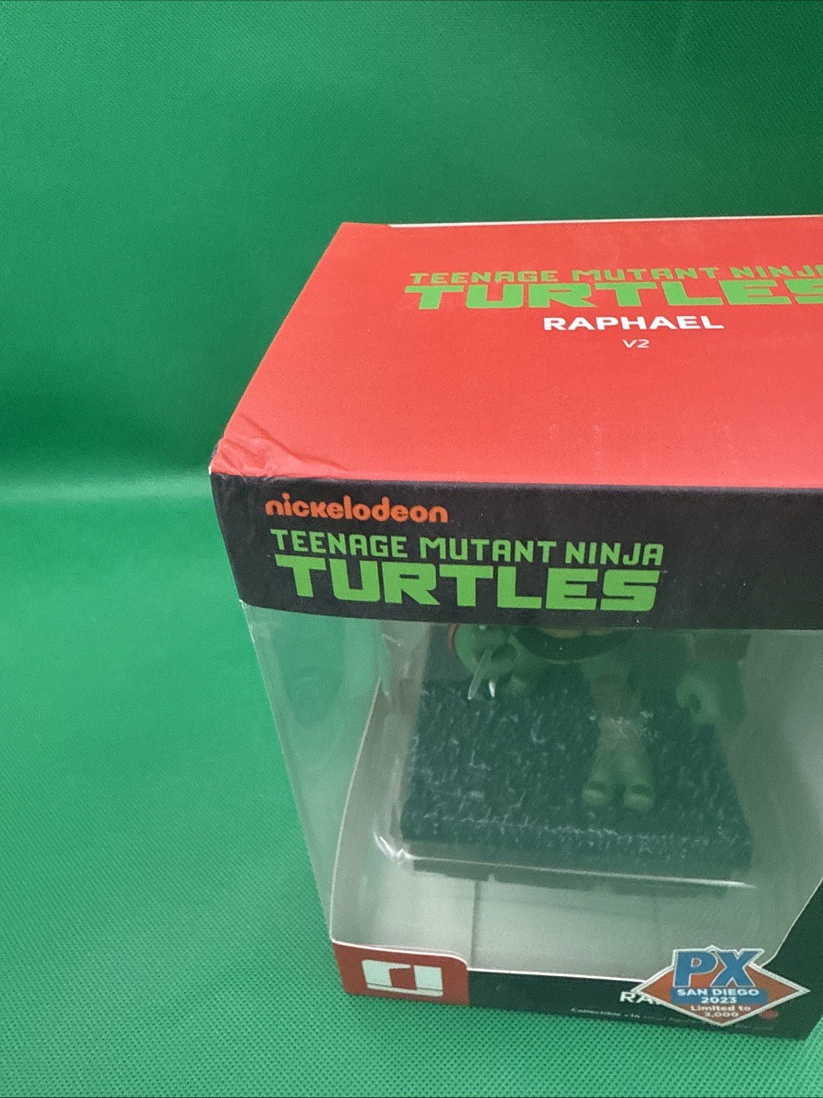 Teenage Mutant Ninja Turtles Raphael V2 SDCC 2023 LTD Vinyl Figure Iron Studios - toyscardscomics