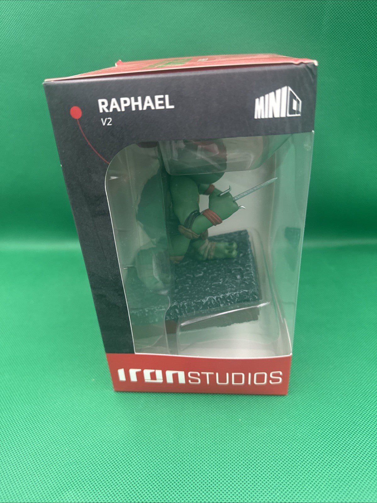 Teenage Mutant Ninja Turtles Raphael V2 SDCC 2023 LTD Vinyl Figure Iron Studios - toyscardscomics