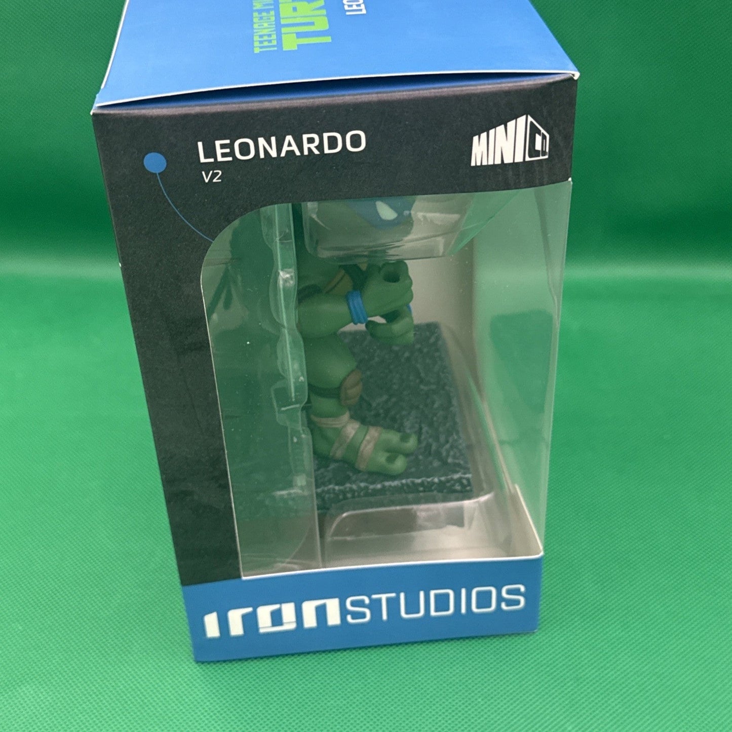 Teenage Mutant Ninja Turtles SDCC 8" Iron Studios Exclusive - Leonardo - 2023 - toyscardscomics