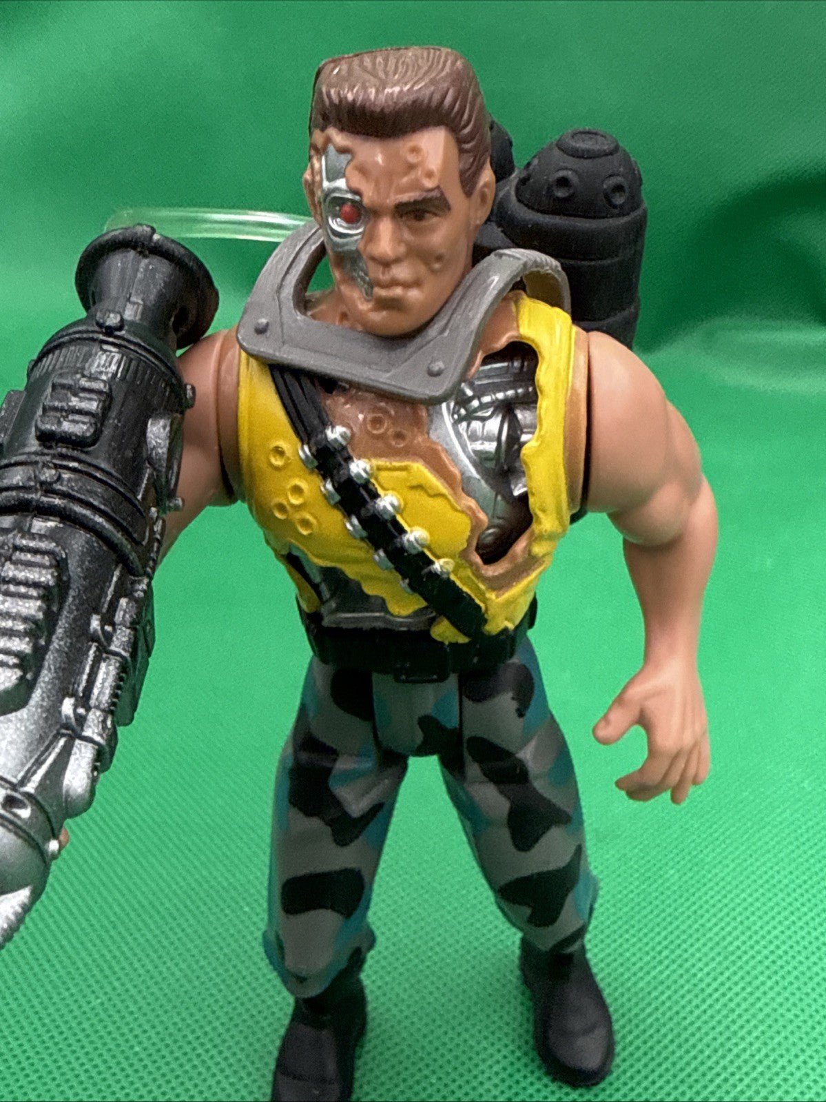 Terminator 2 Meltdown Action Figure with White Heat Bazooka From Kenner - toyscardscomics