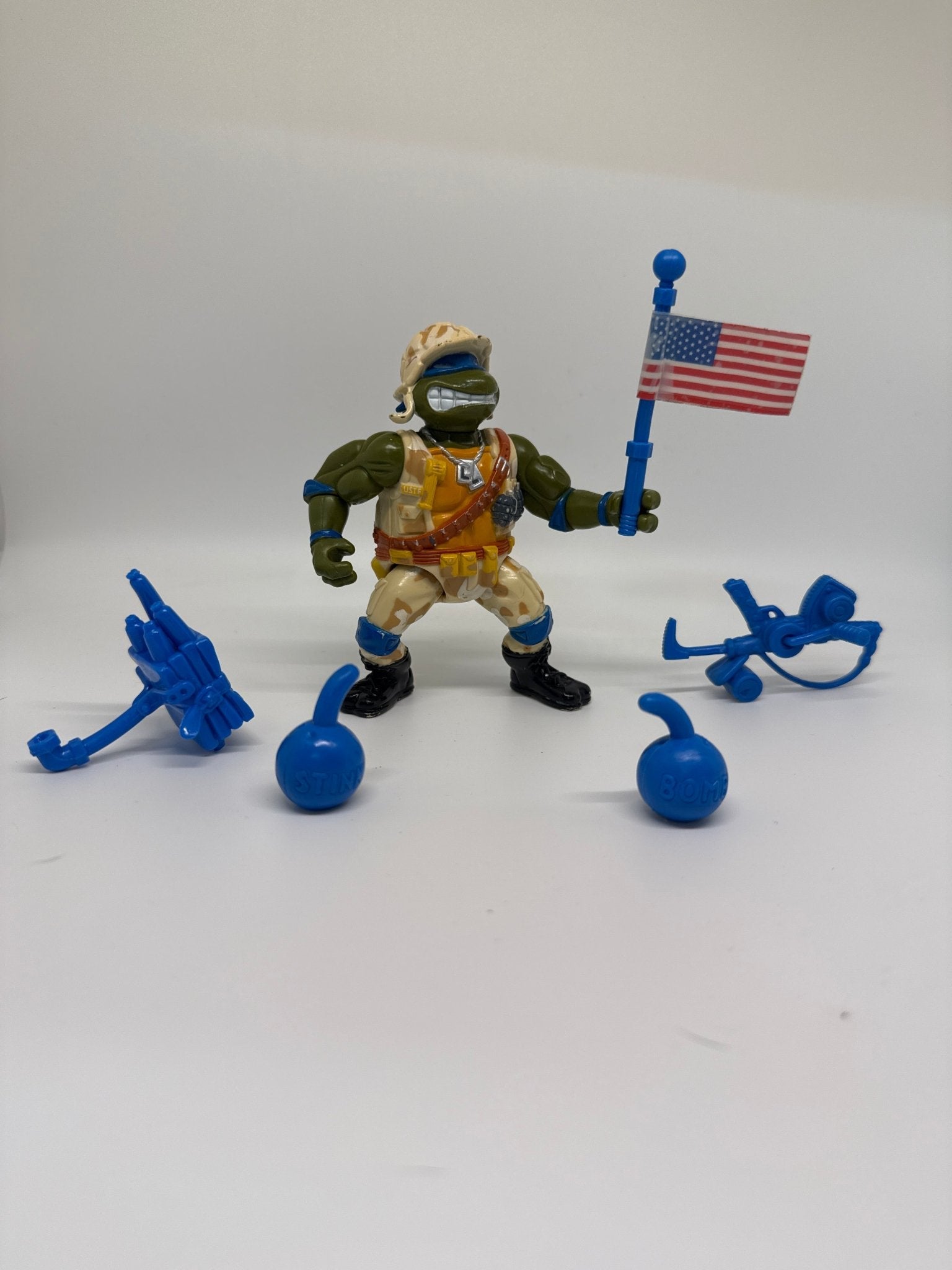 TMNT MUTANT NINJA TURTLES FIGURE LIEUTENANT LEO COMPLETE PLAYMATES 1991 LEONARDO - toyscardscomics