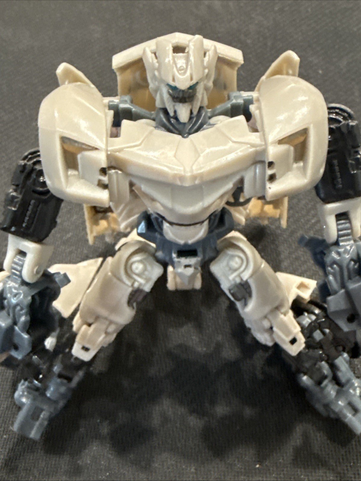 Transformers Dark of the Moon Deluxe Class Sideswipe No Weapon Has All Pannels - toyscardscomics