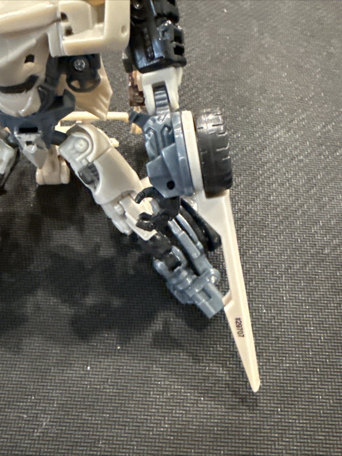 Transformers Dark of the Moon Deluxe Class Sideswipe No Weapon Has All Pannels - toyscardscomics