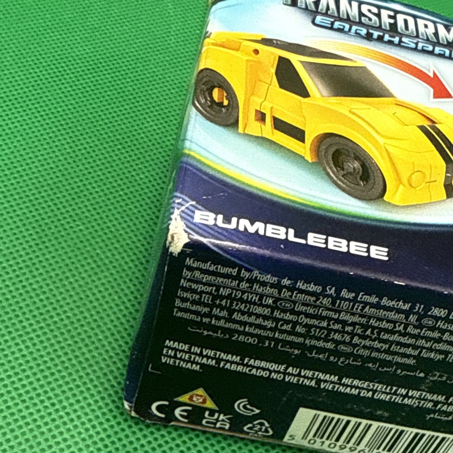 TRANSFORMERS Earthspark BUMBLEBEE Tacticon - toyscardscomics