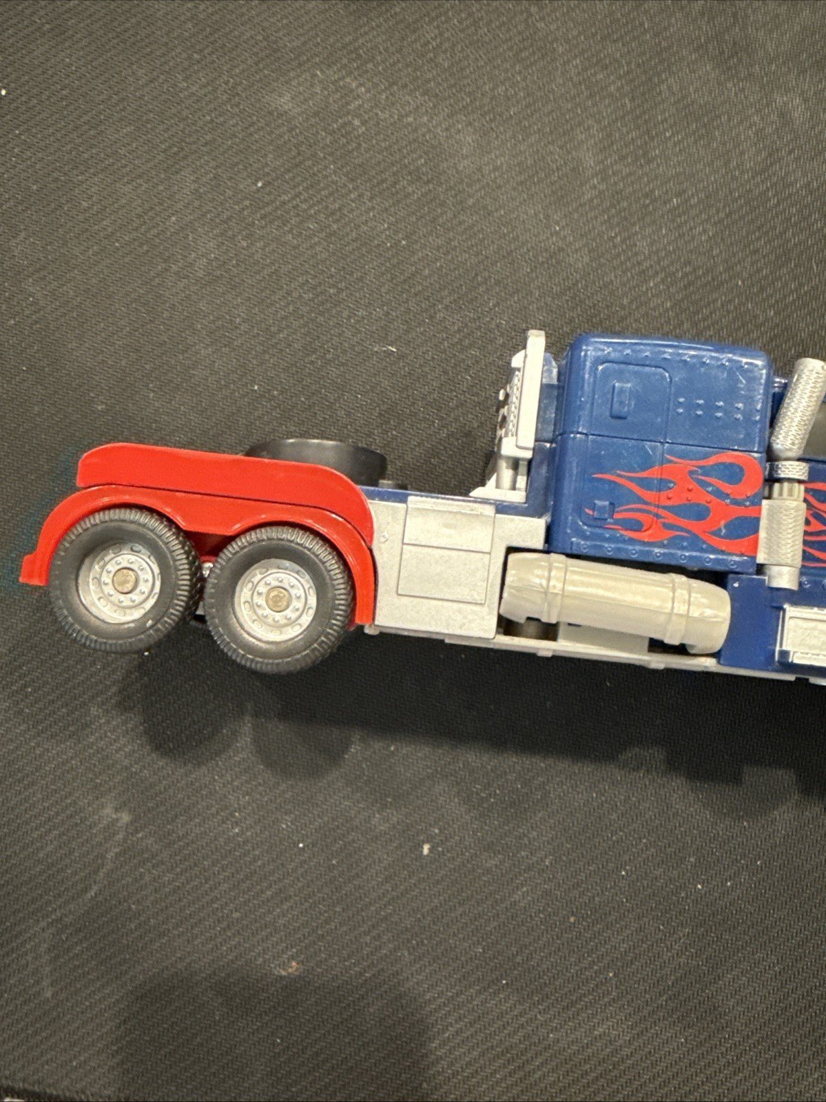 Transformers Electronic Optimus Prime Electronic Sound Semi Truck 8” 2010 Hasbro - toyscardscomics