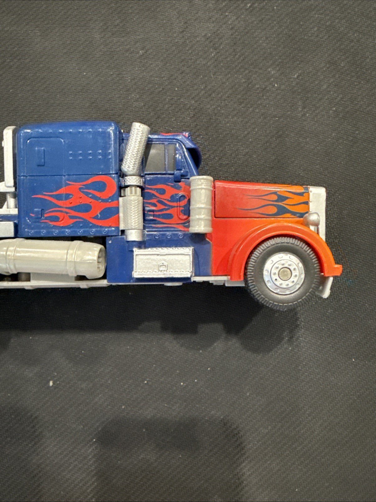 Transformers Electronic Optimus Prime Electronic Sound Semi Truck 8” 2010 Hasbro - toyscardscomics