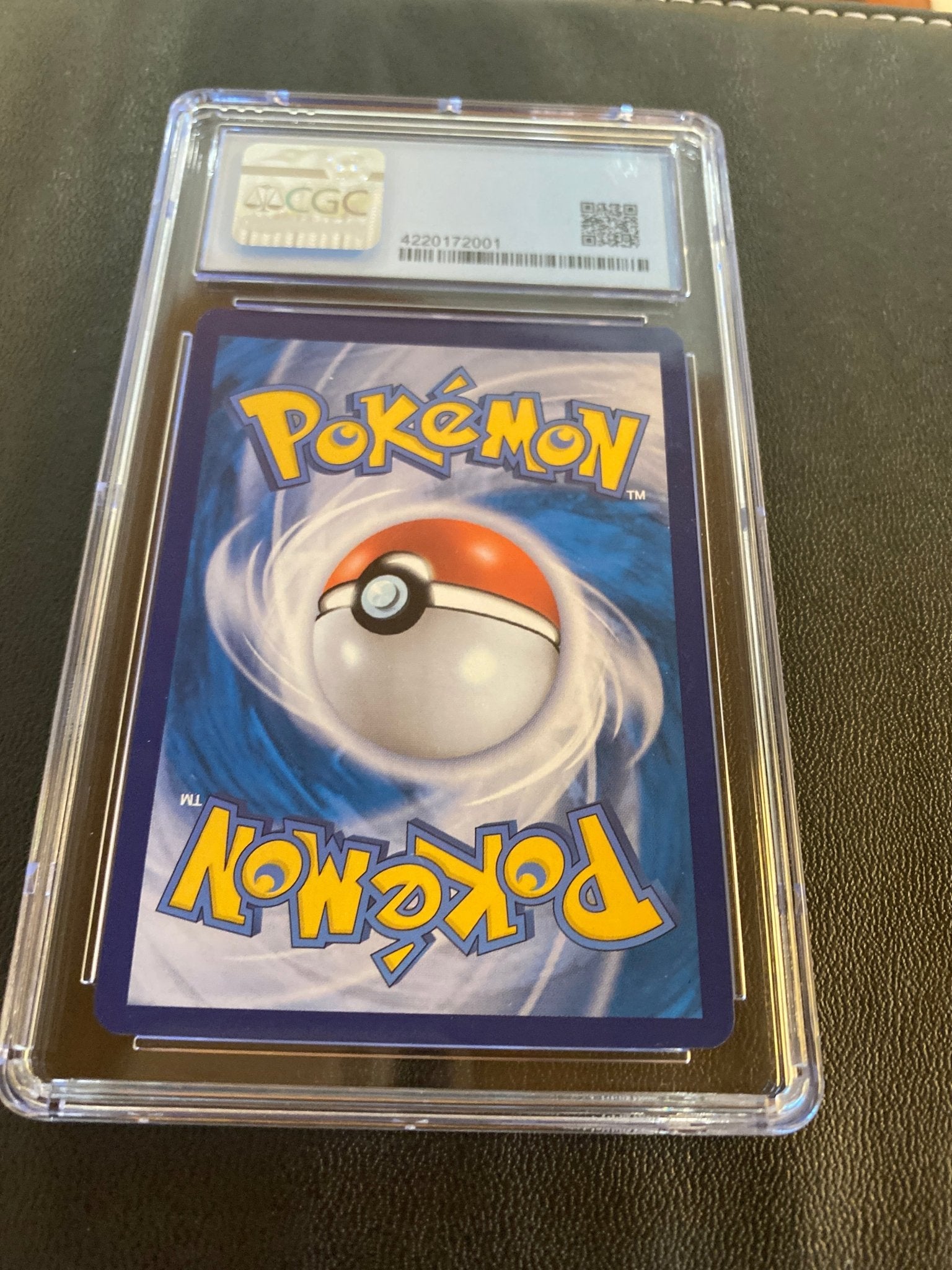 Umbreon V - 2021 - CGC MINT 9 - toyscardscomics